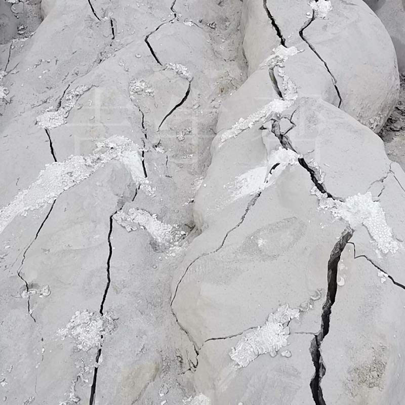 水泥無聲破碎劑